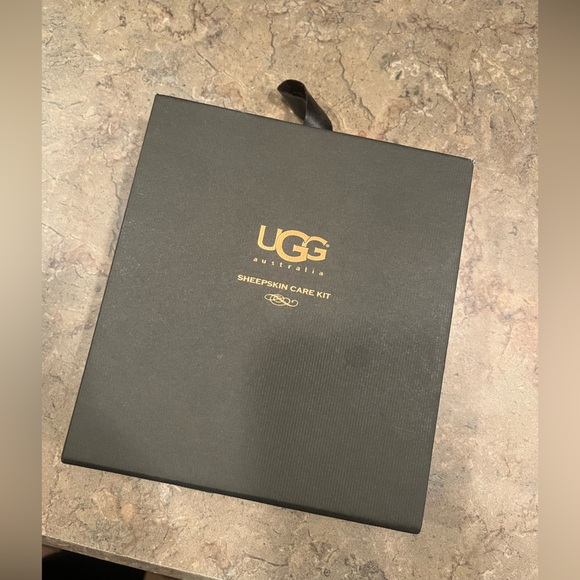 UGG - SHEEPSKIN CARE KIT - BOOT CLEANING & PROTECTION KIT !! NEW IN BOX ! - Picture 6 of 7